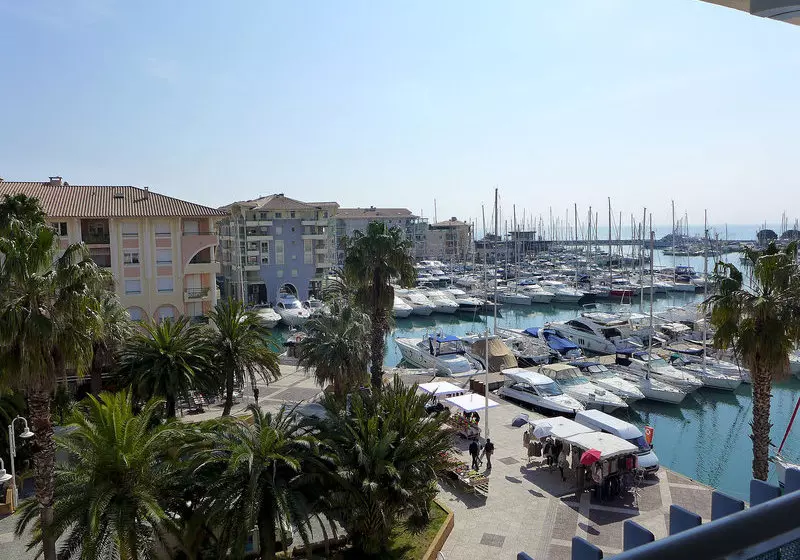 Hotelli Aigue Marine