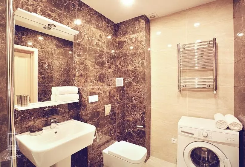 Hotel Familion Apart