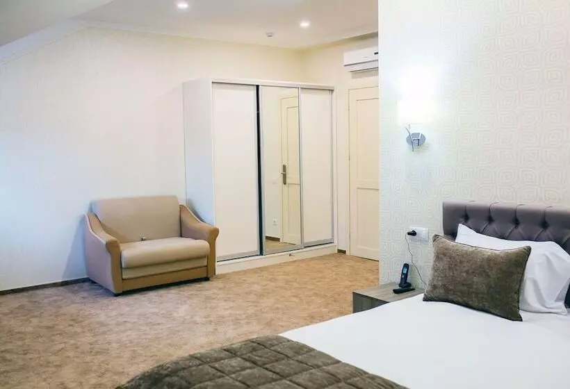 Hotel Familion Apart