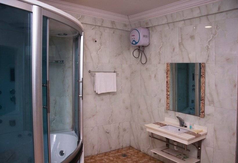 هتل Jata Events And Suites