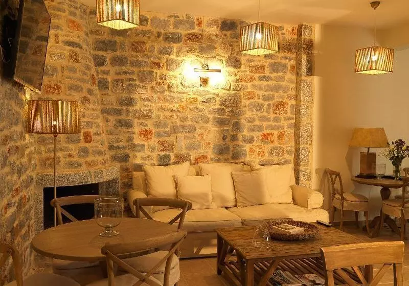 ホテル Kamares Villas