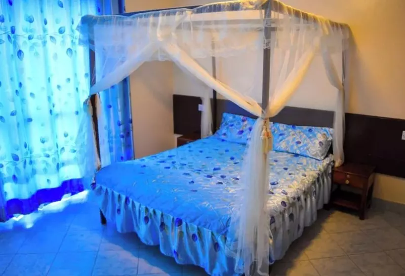 هتل Konza City Tranzit