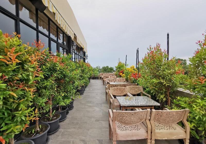 Otel Lertnimit Boutique