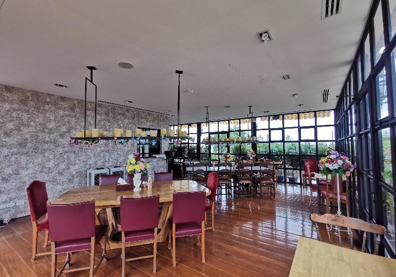 Otel Lertnimit Boutique