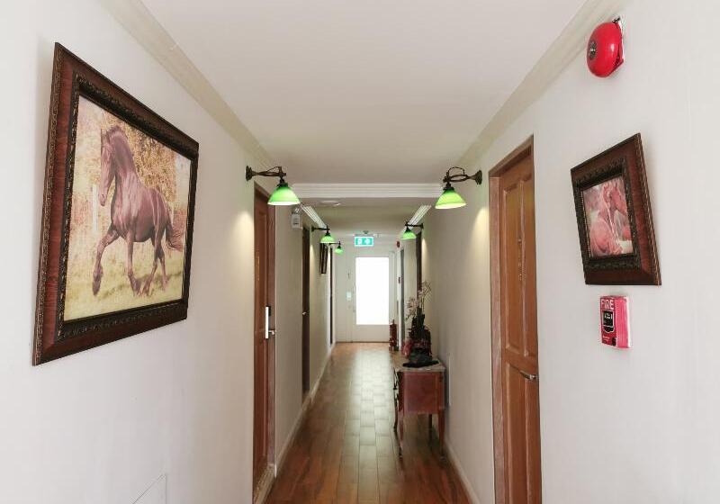 Otel Lertnimit Boutique