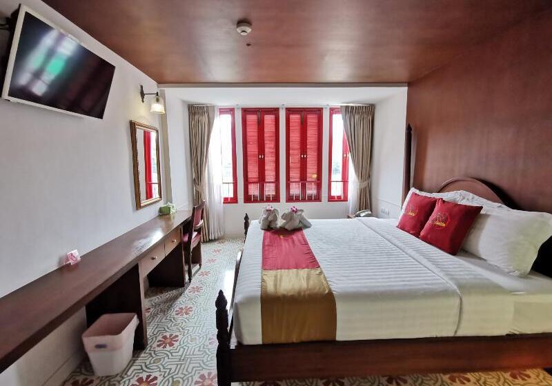 Otel Lertnimit Boutique