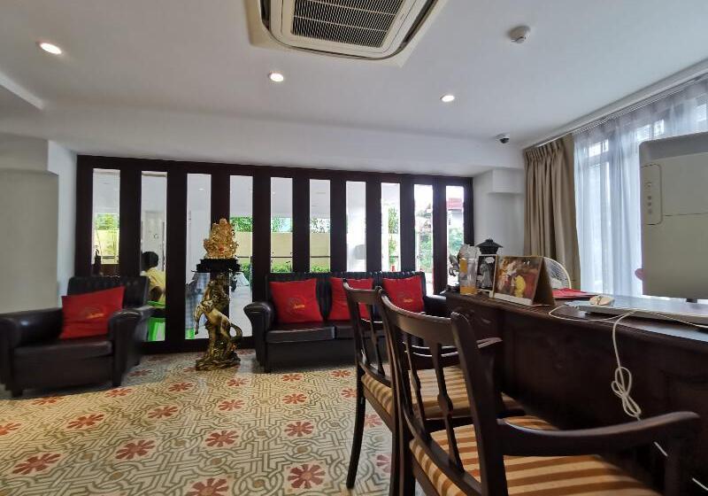 Otel Lertnimit Boutique