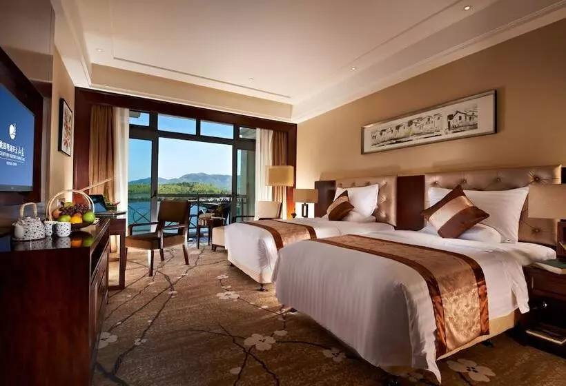Hotelli New Century Resort Yuyao Siming Lake