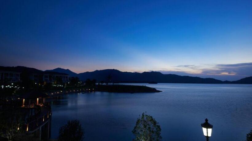 בית מלון כפרי New Century Resort Yuyao Siming Lake