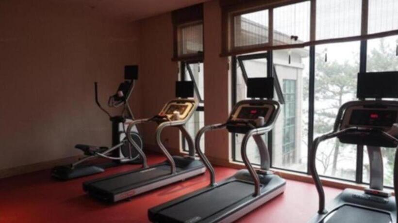 בית מלון כפרי New Century Resort Yuyao Siming Lake