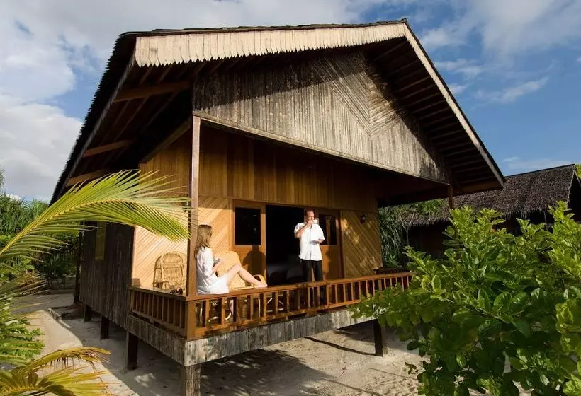 هتل Pom Pom Island Resort