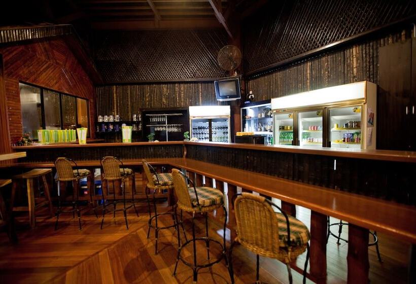 Szálloda Pom Pom Island Resort