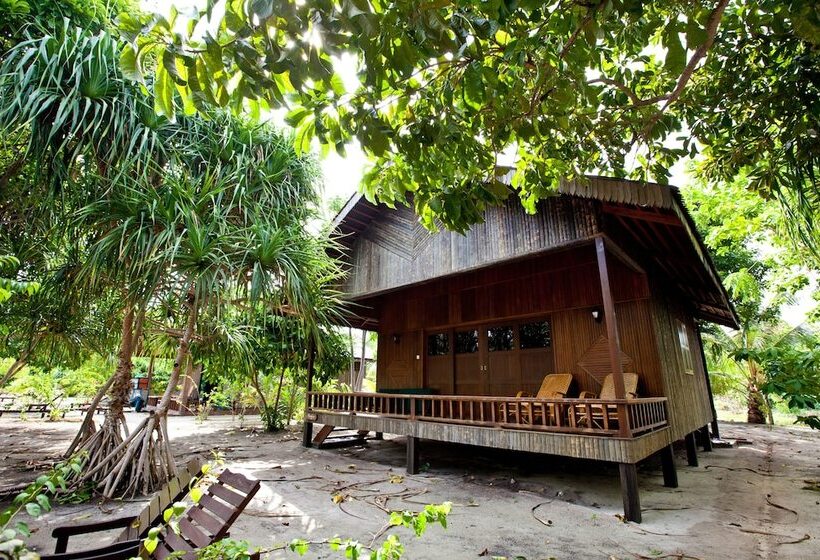 Szálloda Pom Pom Island Resort