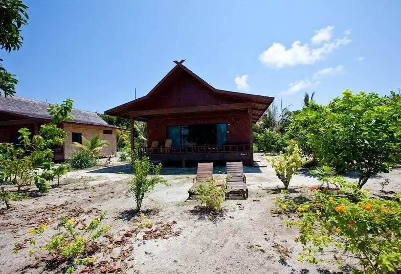 هتل Pom Pom Island Resort