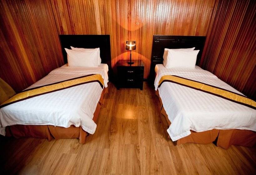 Szálloda Pom Pom Island Resort