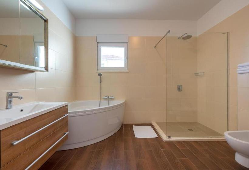 هتل Villa Mermaid