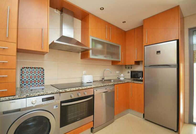 Millennium Golf Residences Al