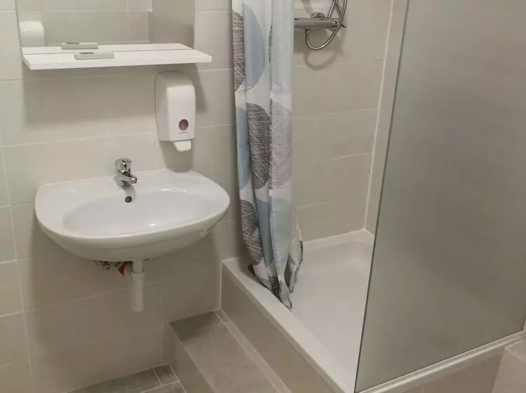 3 F Hostel