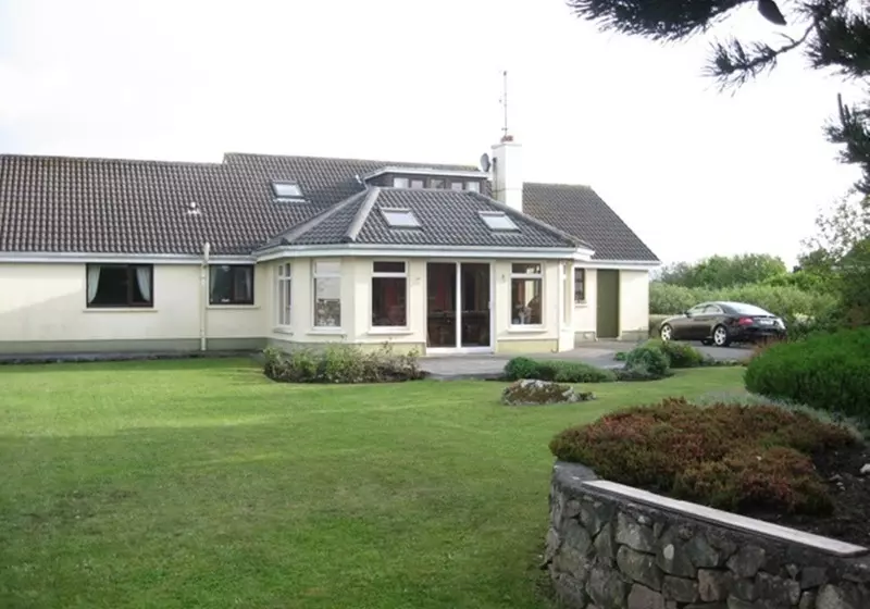 ベッドアンドブレックファースト Briseadh Na Carraige