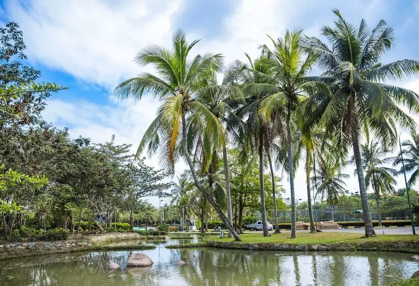 ホテル Pearl River Nantian Hot Spring Resort