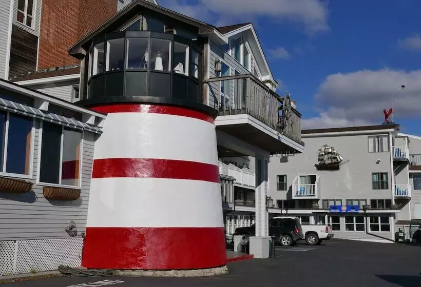 Hotelli Trade Winds On The Bay