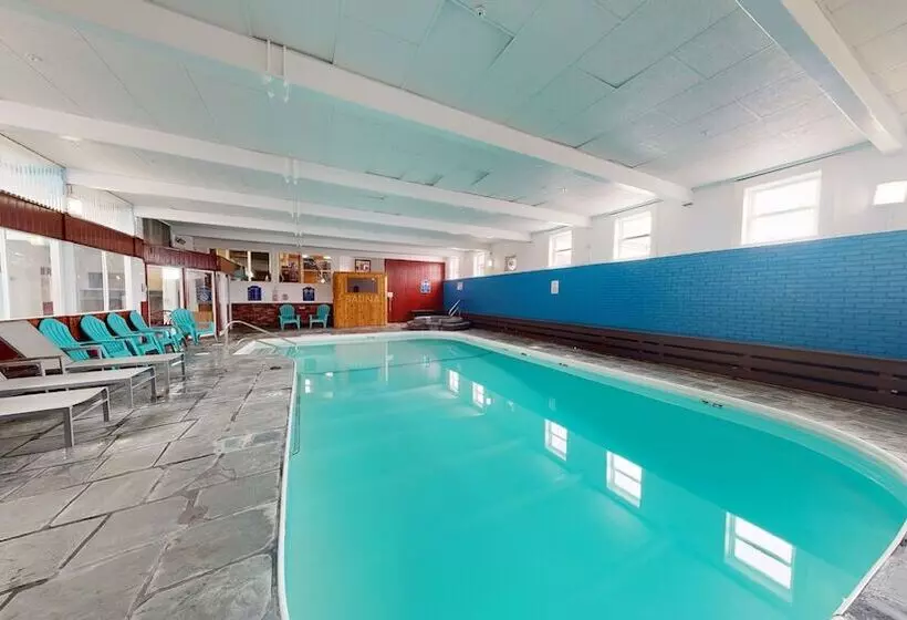 Hotelli Trade Winds On The Bay