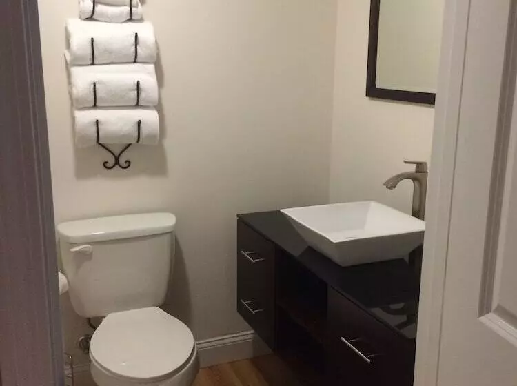 Hotelli Trade Winds On The Bay