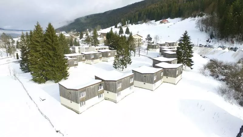 Hotelli Vvf Les Monts Jura