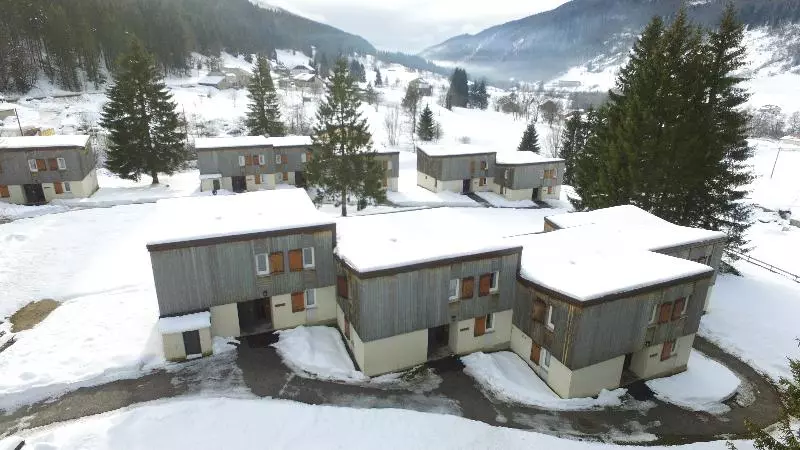 Hotelli Vvf Les Monts Jura