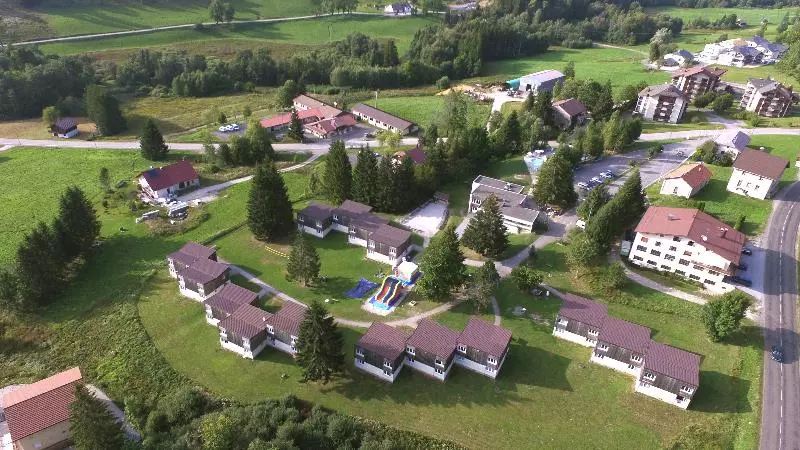 Hotelli Vvf Les Monts Jura