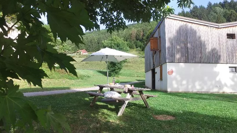 Hotelli Vvf Les Monts Jura