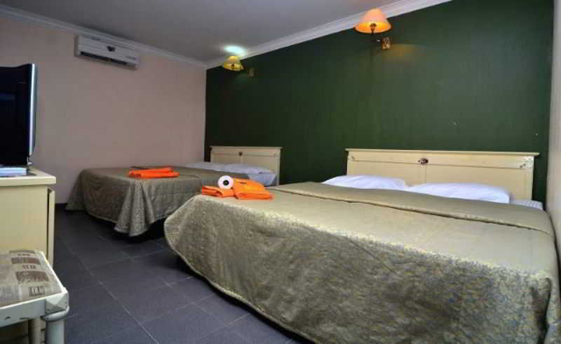 호텔 Zainas Impiana Inn