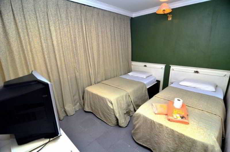 호텔 Zainas Impiana Inn