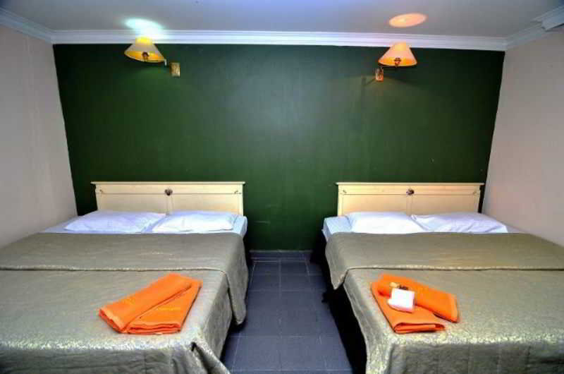 호텔 Zainas Impiana Inn