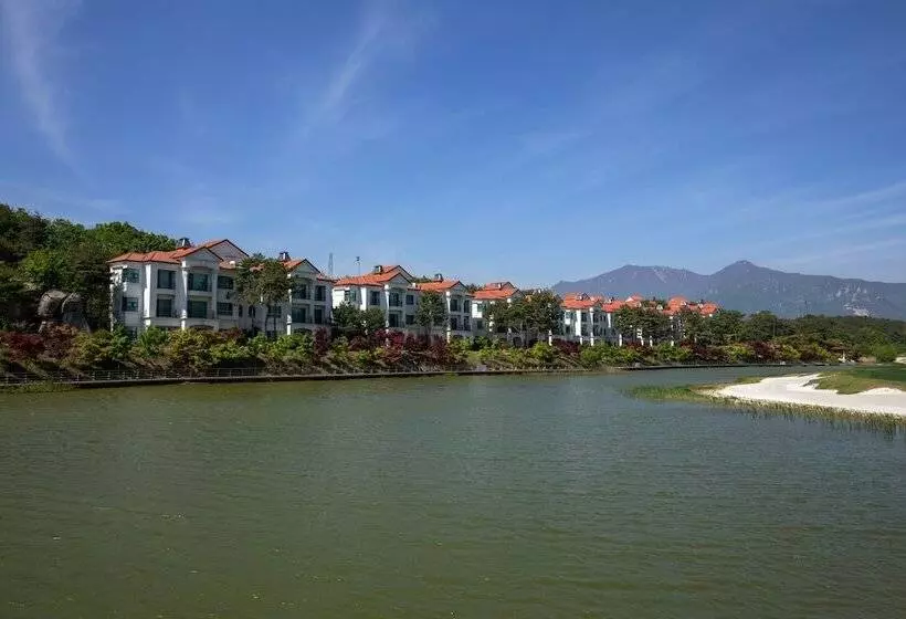 Pineridge Resort
