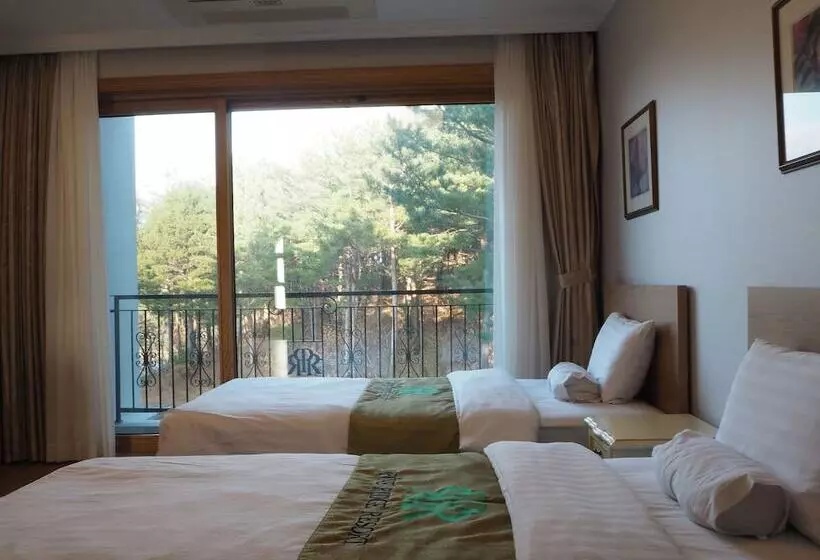 Pineridge Resort