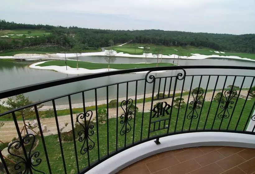 Pineridge Resort