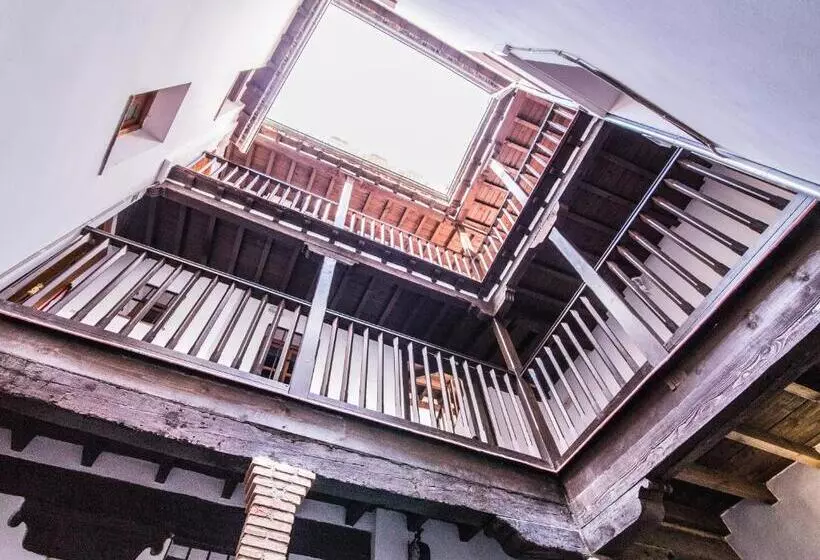 Apartamentos Nahira Suites 3000