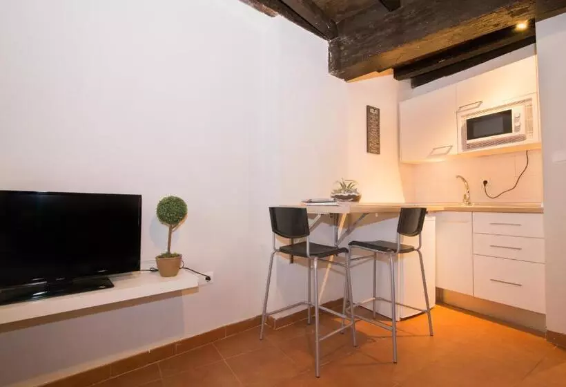 Apartamentos Nahira Suites 3000