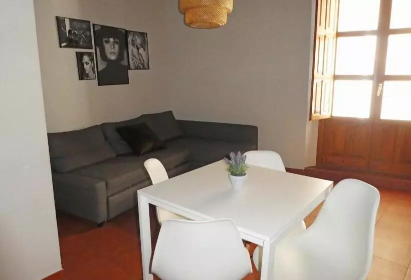Apartamentos Nahira Suites 3000