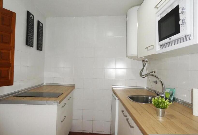 Apartamentos Nahira Suites 3000
