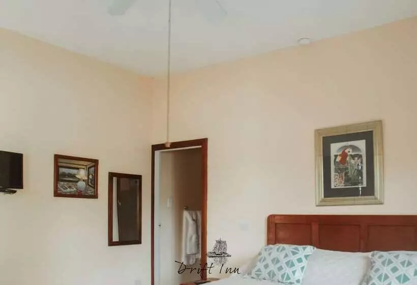 Hotelli Drift Inn Cayo