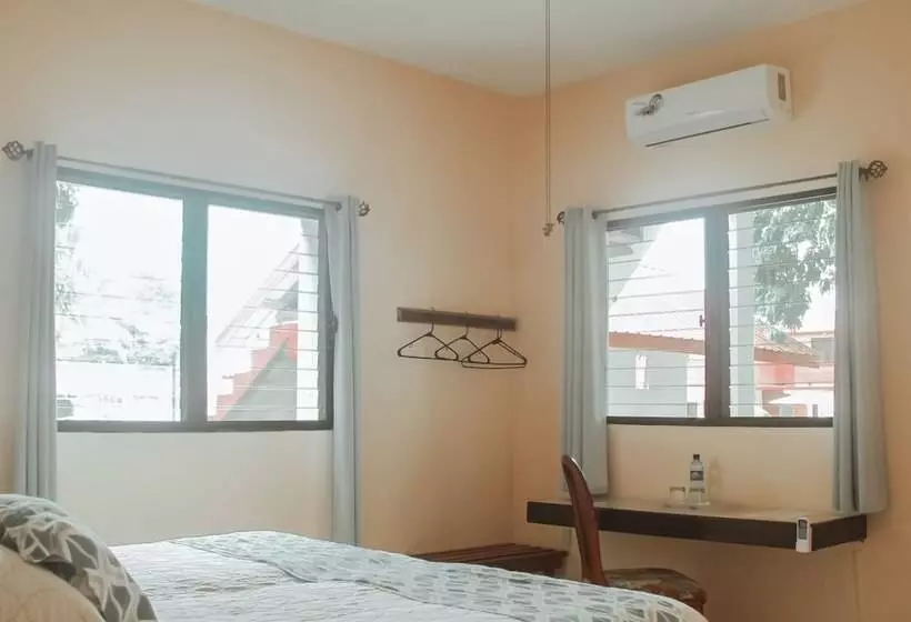 Hotelli Drift Inn Cayo