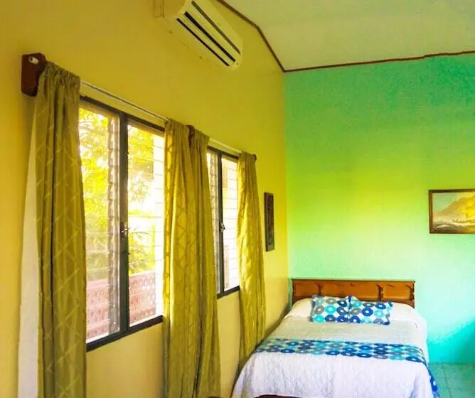 Hotelli Drift Inn Cayo