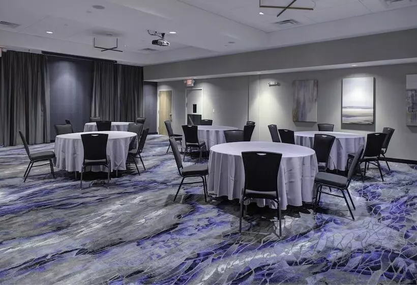 هتل Fairfield Inn & Suites By Marriott Allentown West