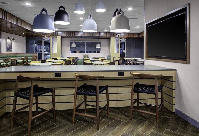 فندق Fairfield Inn & Suites By Marriott Allentown West