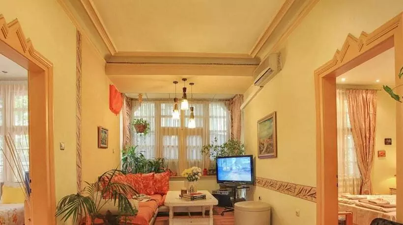 هتل Guesthouse Tomovi