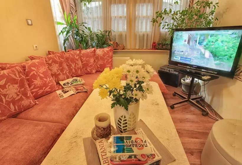 هتل Guesthouse Tomovi