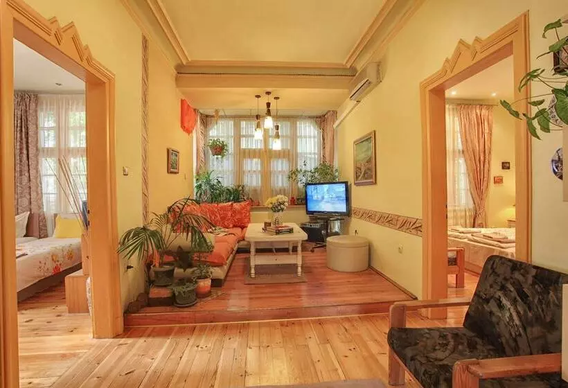 هتل Guesthouse Tomovi
