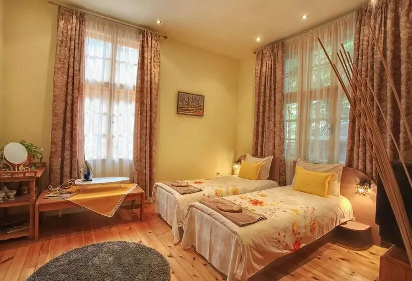 هتل Guesthouse Tomovi